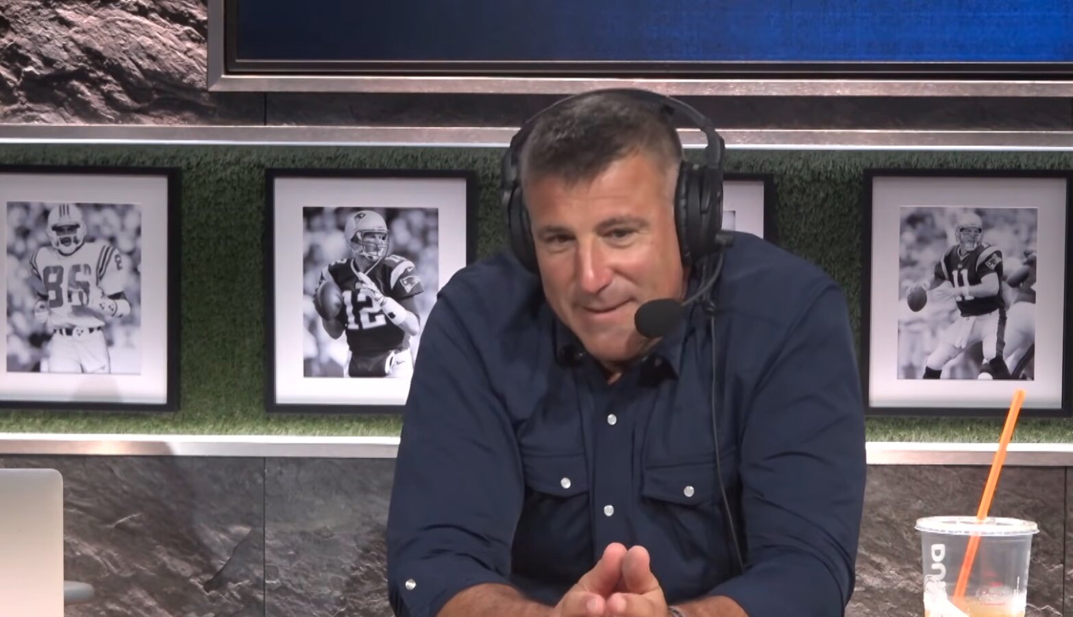 Mike Vrabel unbothered by Tom Brady’s ‘no dog in the fight’ quip before Super Bowl