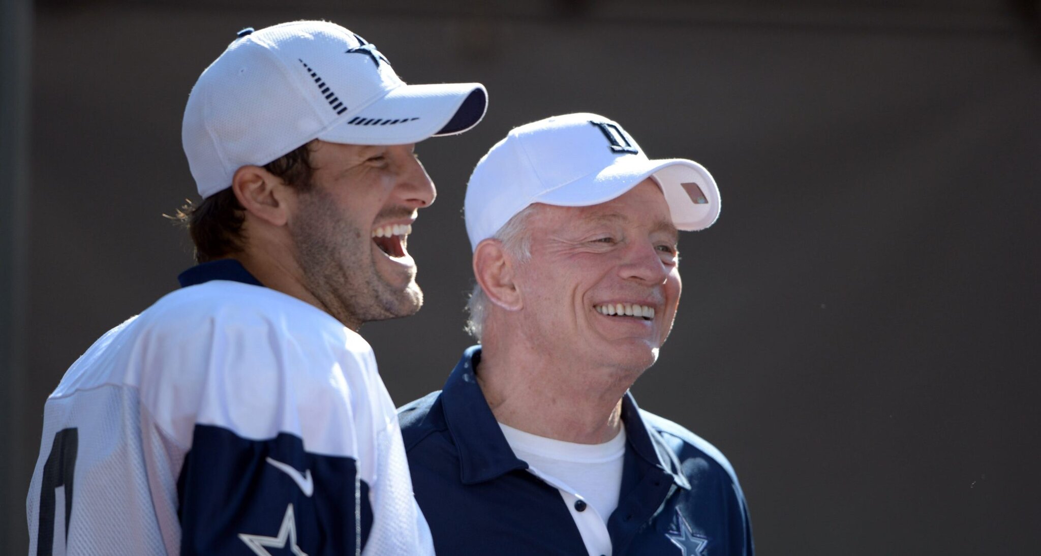 Jerry Jones praises ‘unique talent’ Tony Romo amid CBS suspension