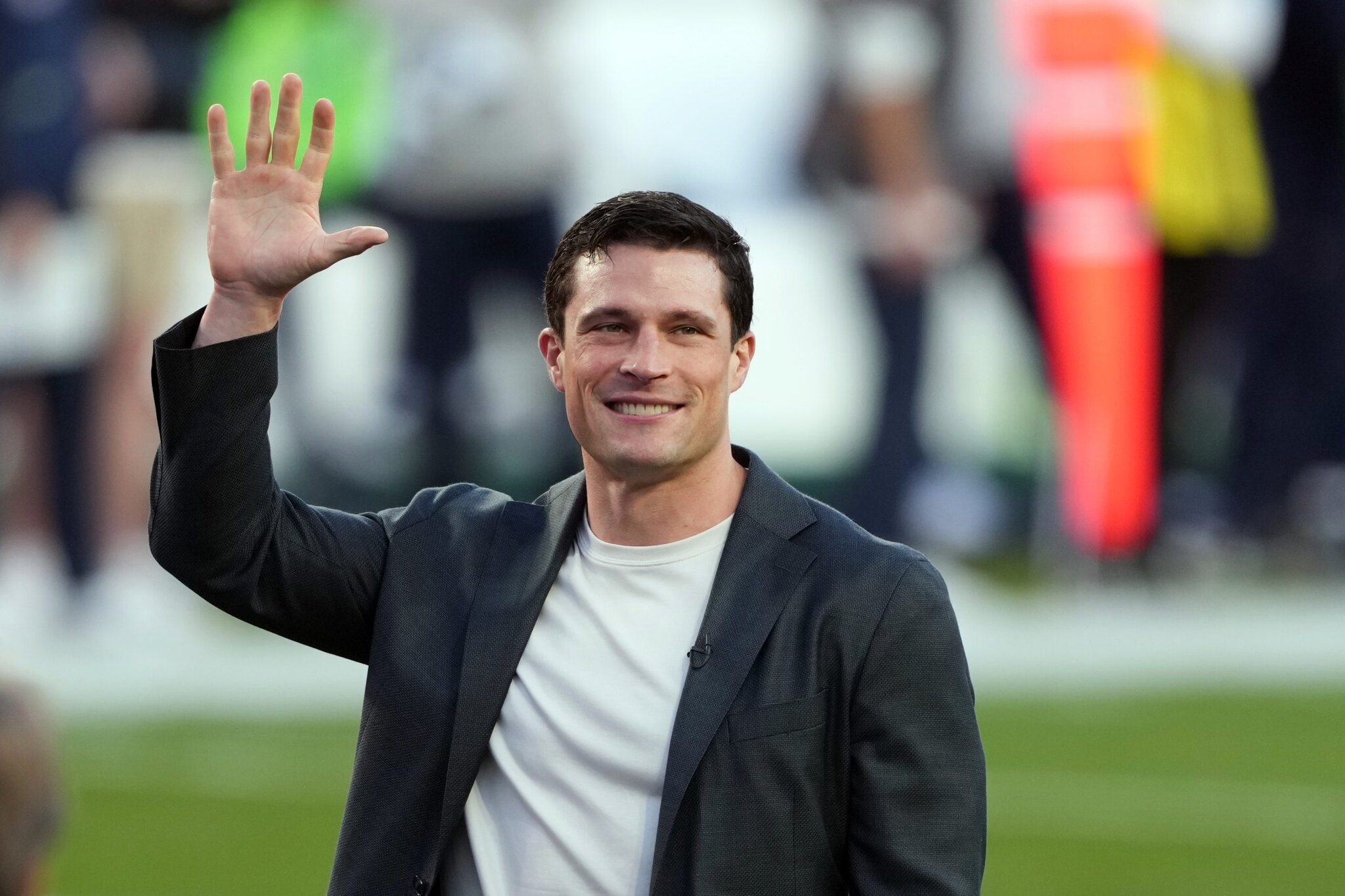 Luke Kuechly wins job as Netflix’s No. 1 game analyst, per report