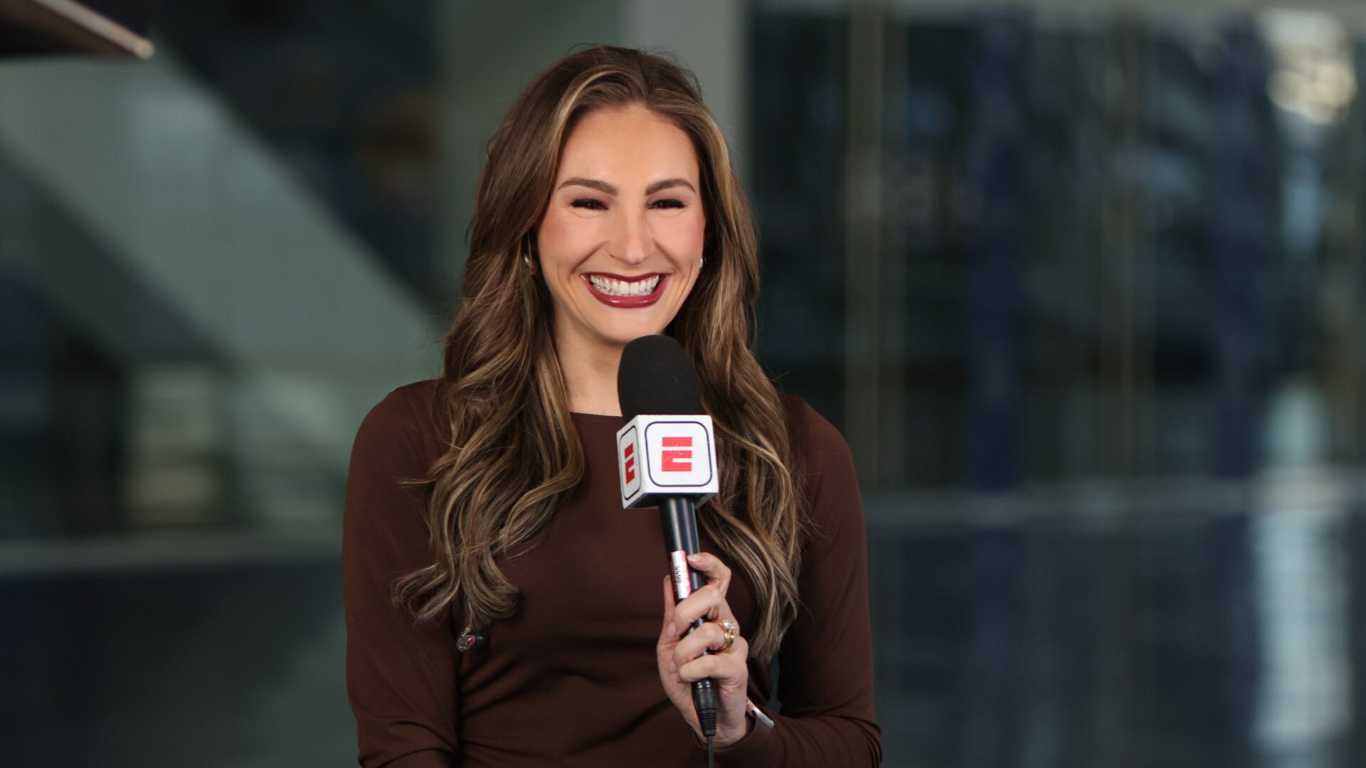 Alyssa Lang reportedly replacing Matt Barrie as ESPN’s college football studio host