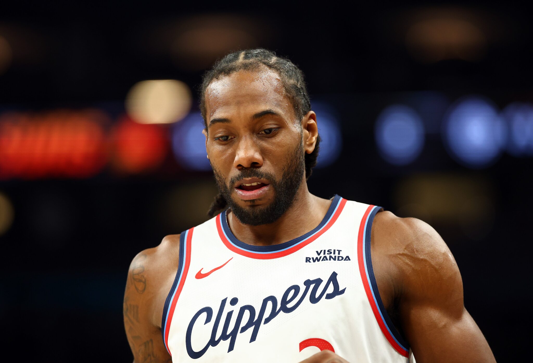 Clippers status uncertain now that Raptors 'will wait' on Kawhi trade