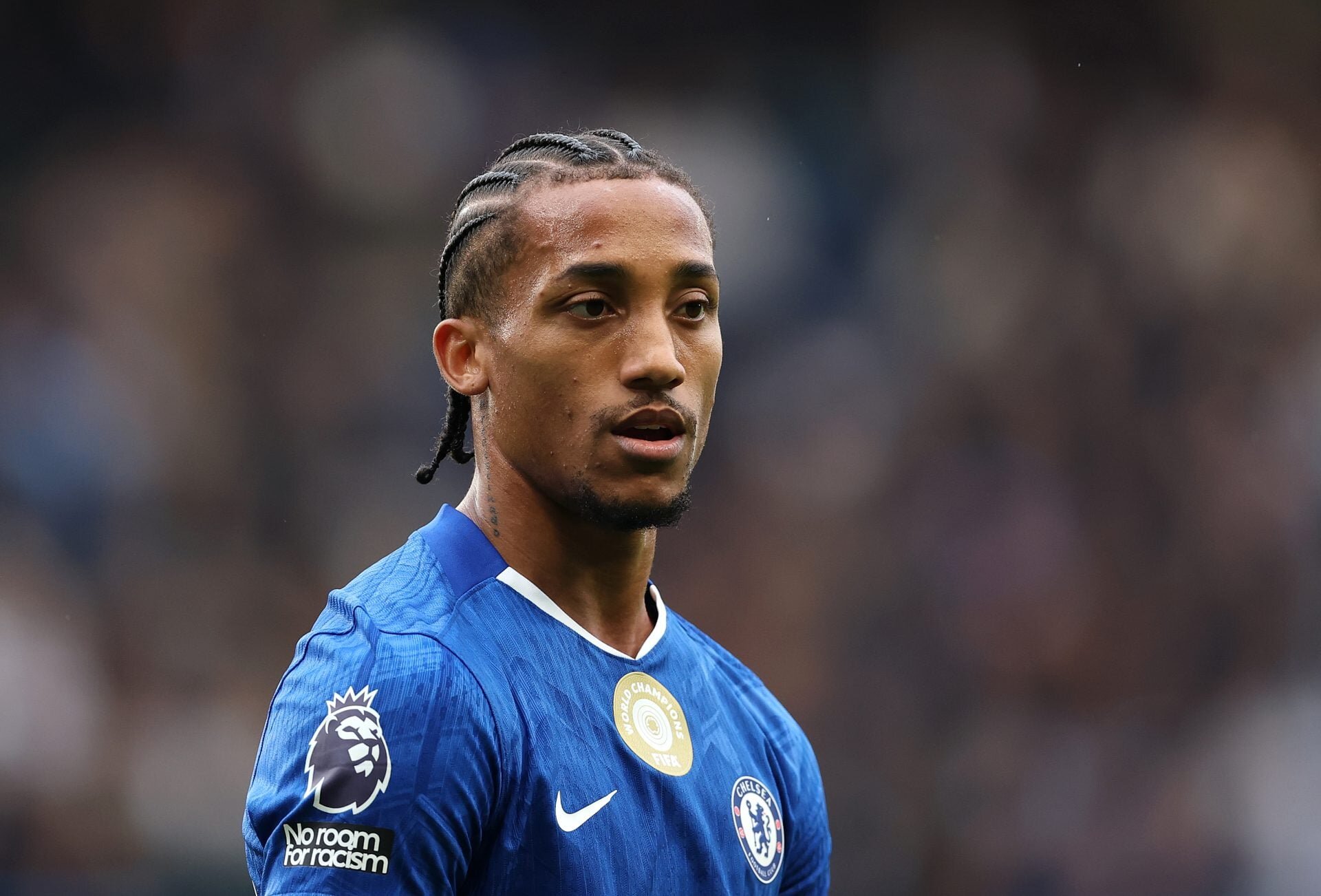 Barcelona passed on the chance to sign Chelsea ace to prioritize Gordon and Alvarez