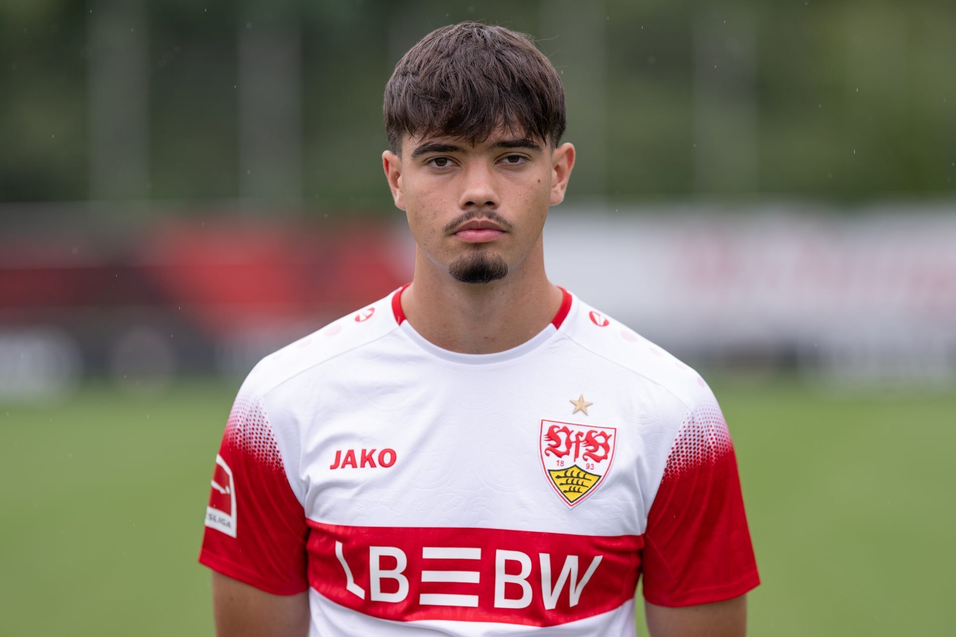 Barcelona complete signing of 18-year-old Stuttgart midfielder on loan for youth team
