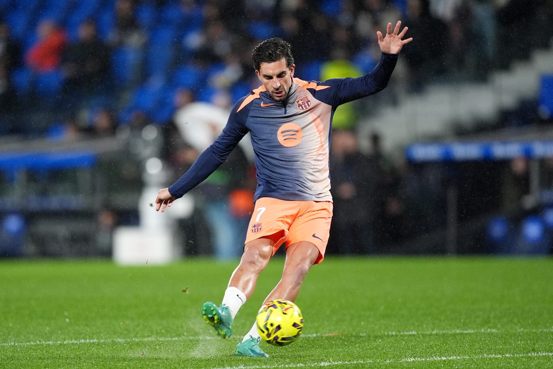 PSG pushing to complete Ferran Torres signing before Barcelona return