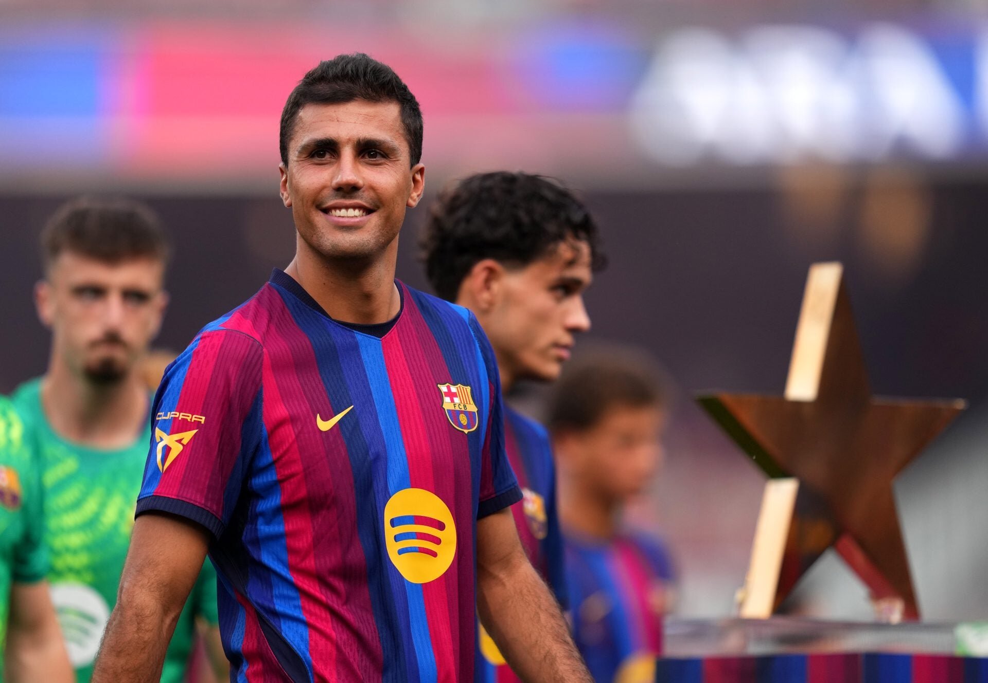 Real Madrid takes swipe at Barcelona midfielder for Camp Nou move