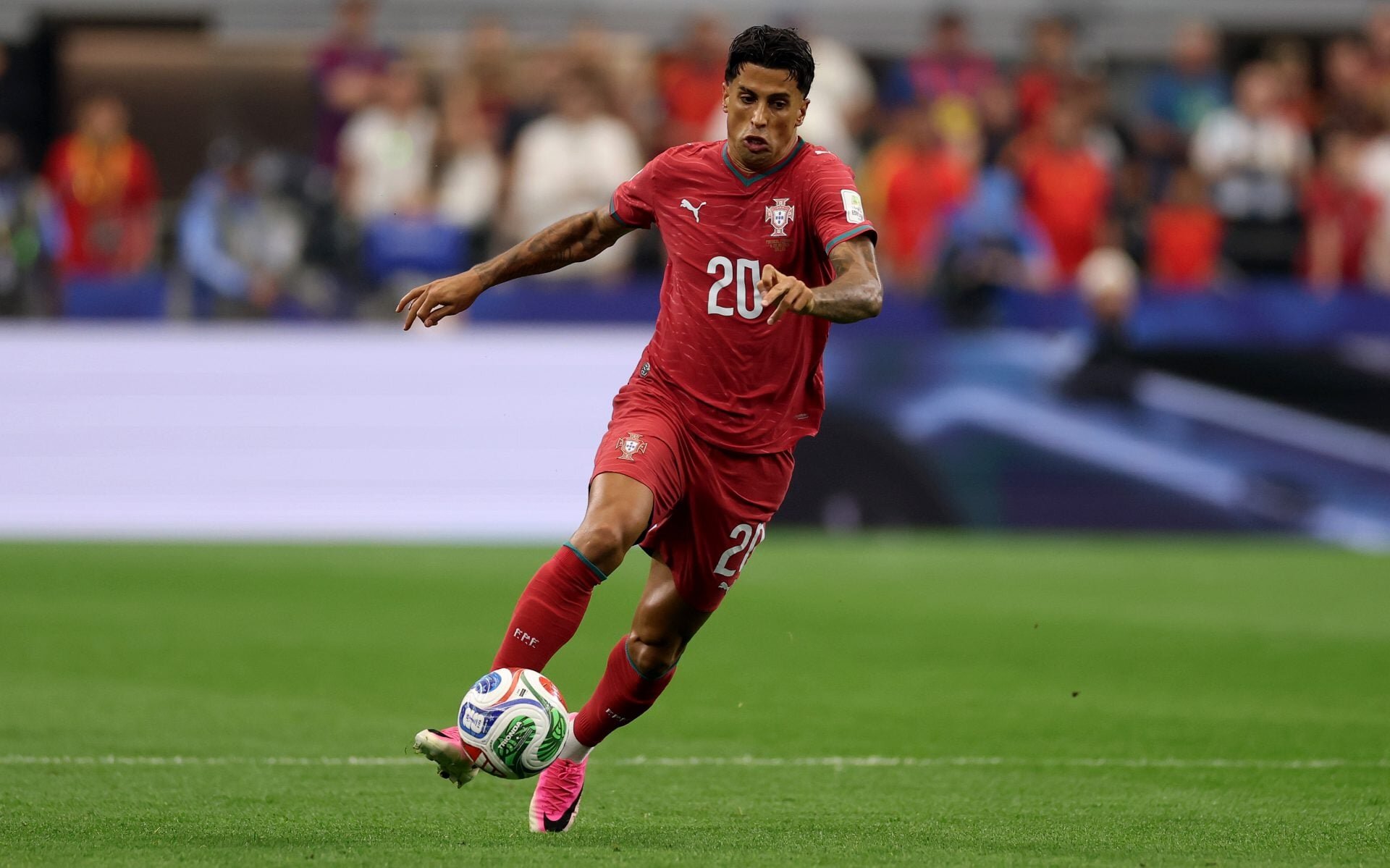 Barcelona defensive target called up for pre-season by current club as transfer talks continue