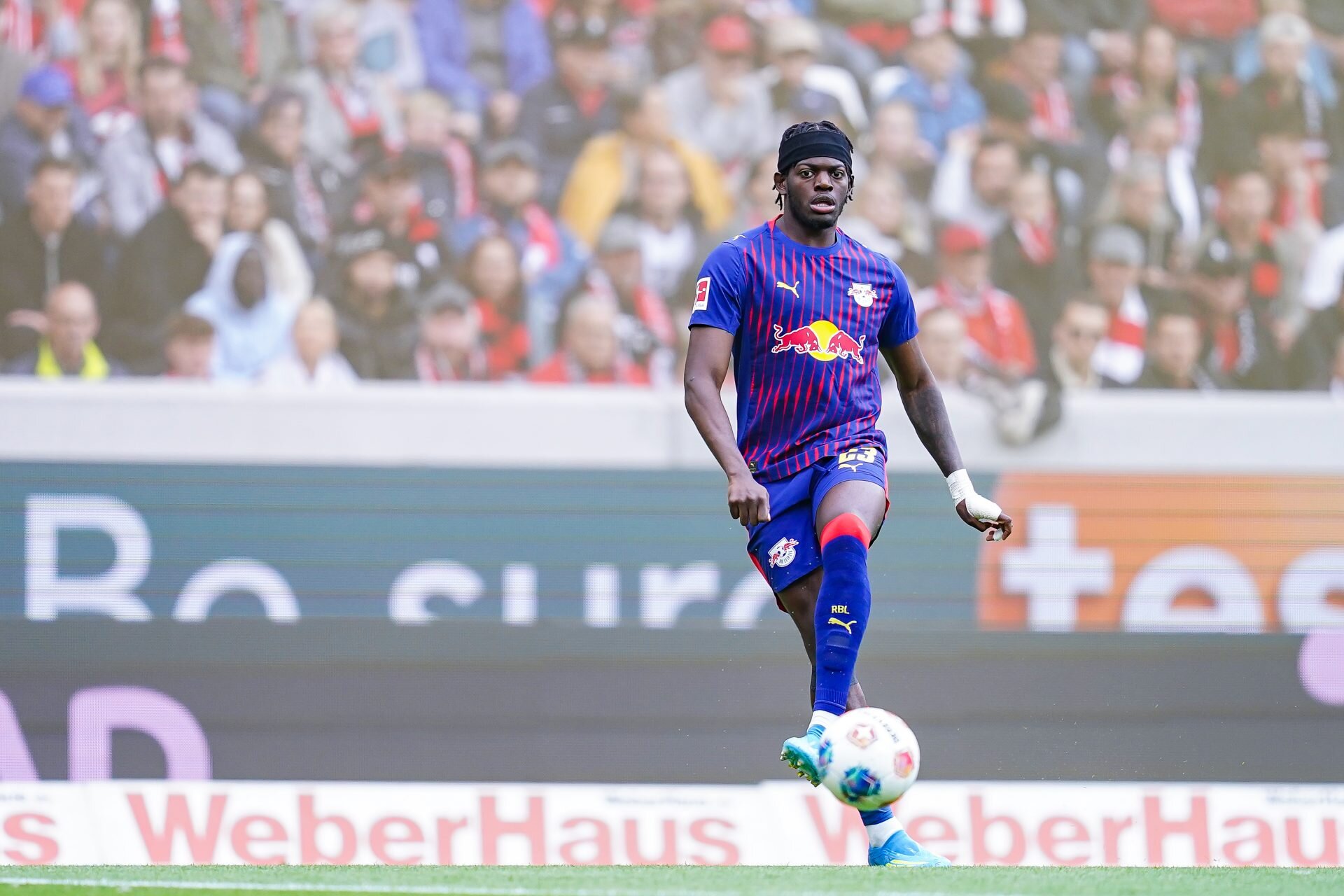 Barcelona eye surprise €80m-rated defender who could be perfect for Flick