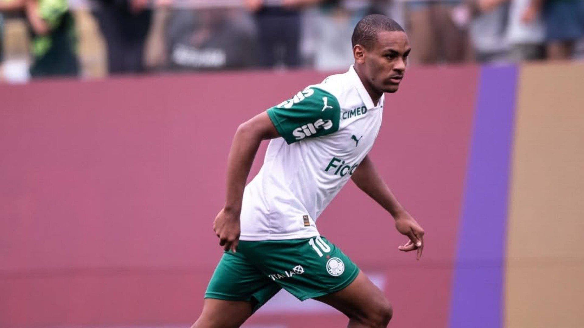 Barcelona, Manchester United continue to track 16-year-old Brazilian wonderkid