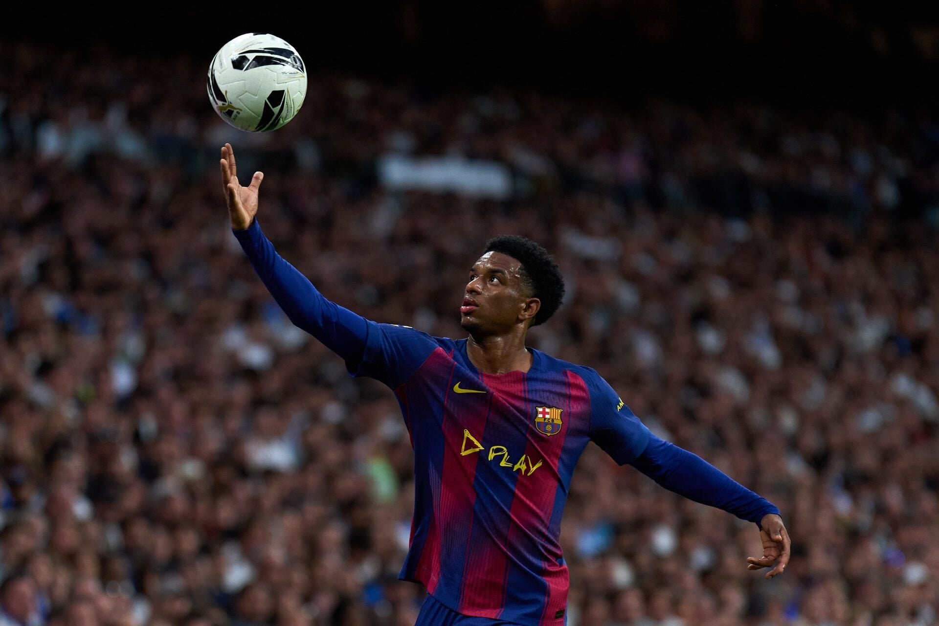 Barcelona defender frustrated with his situation after rejecting offers to stay