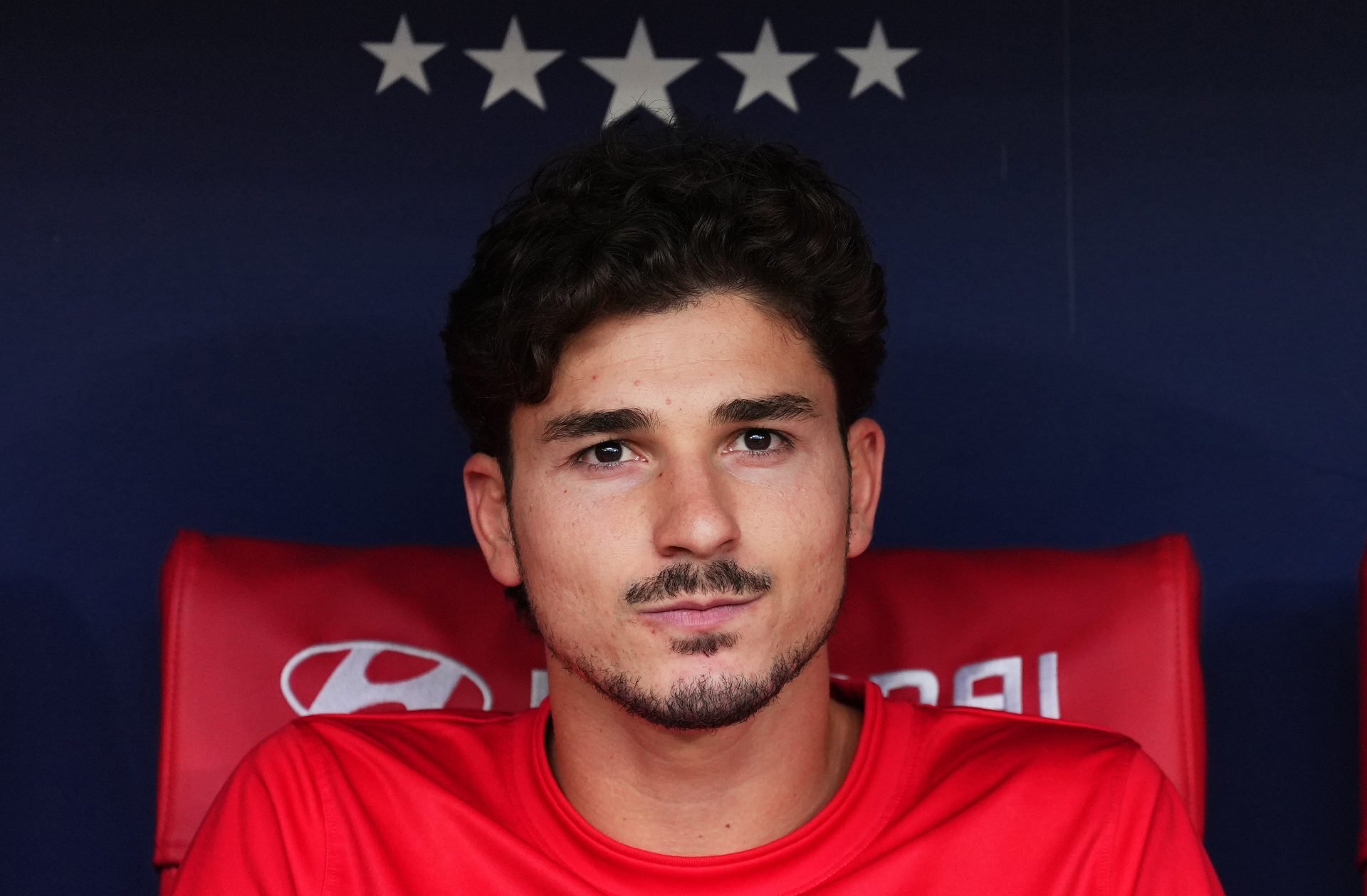 Julian Alvarez’s latest gesture towards Barcelona even as Arsenal lurk