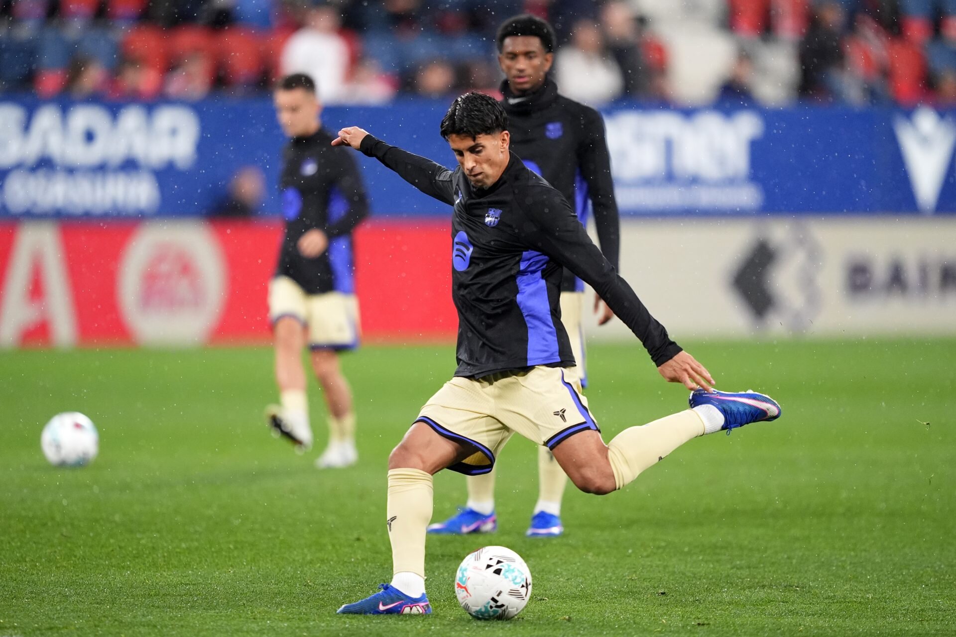 Barcelona ready to fly top defensive target early next week as summer transfer nears