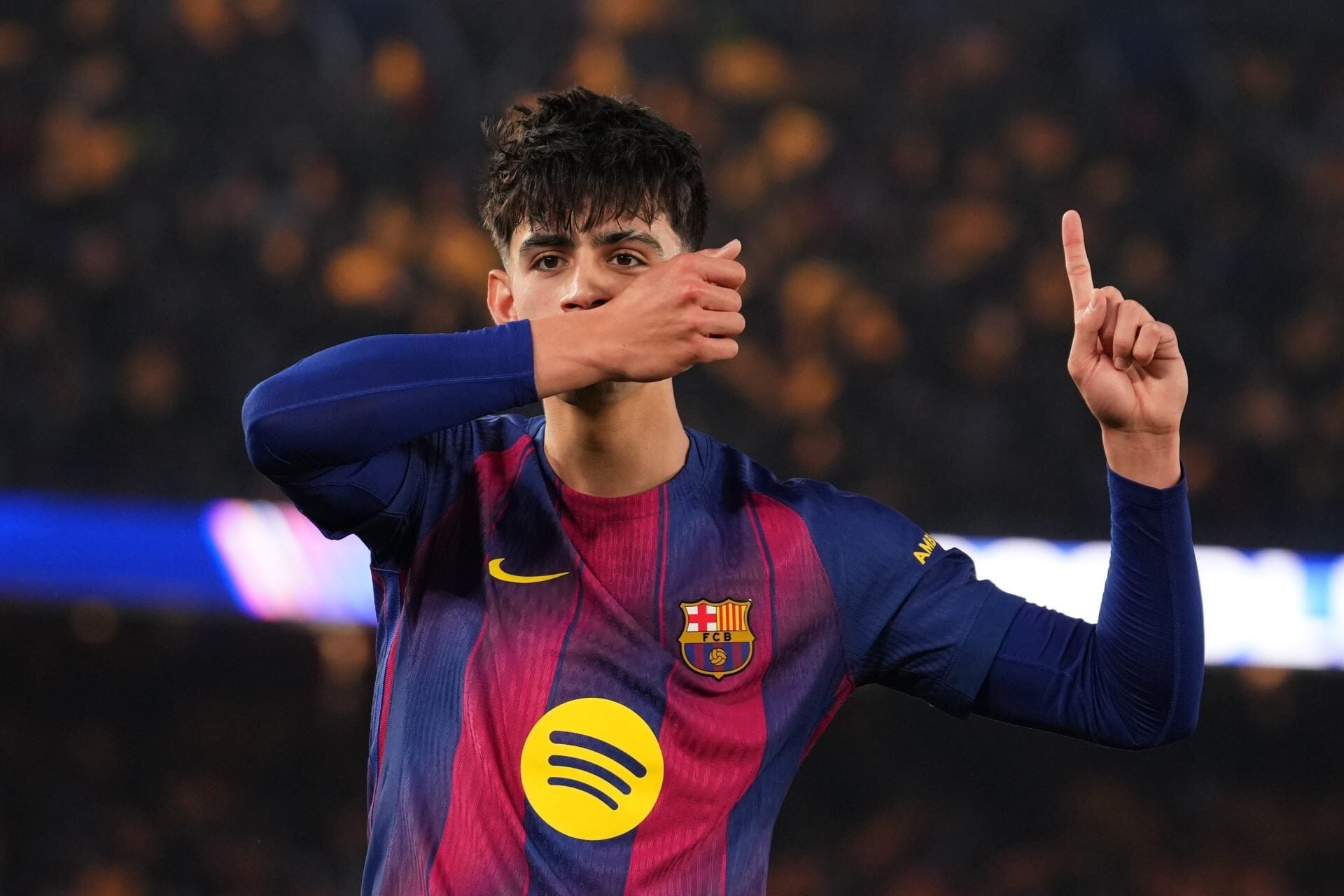 Barcelona set for talks with midfield prodigy to improve his contract