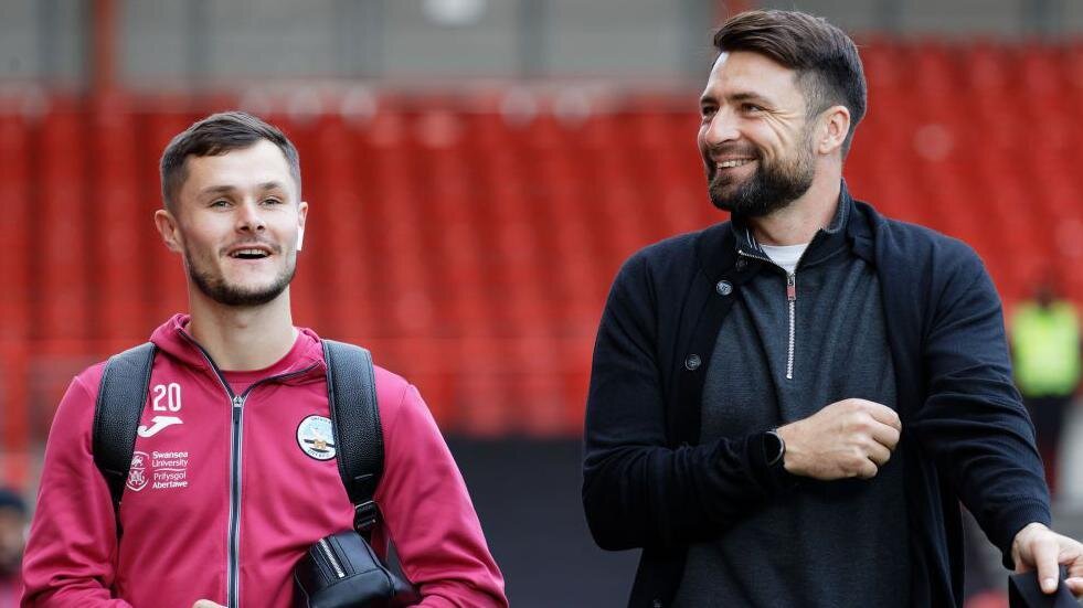 Leicester close in on Swansea's Wales forward Cullen