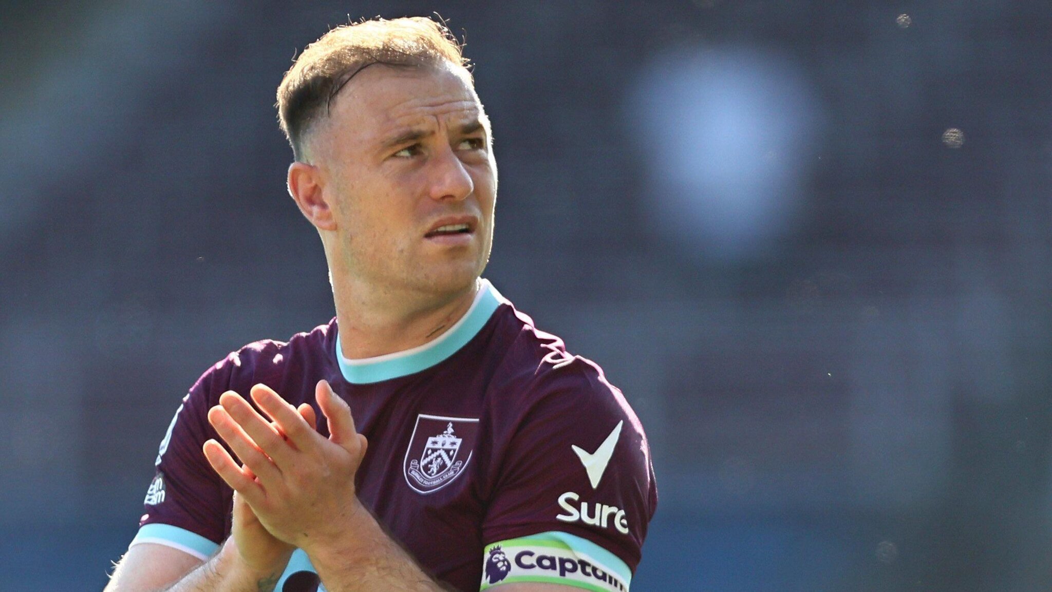 Veteran striker Barnes extends Burnley contract