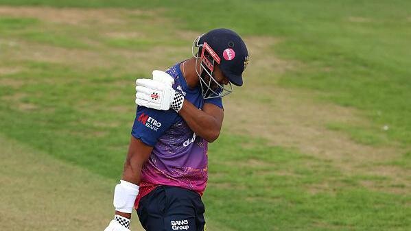 England opener Gay has shoulder injury scare