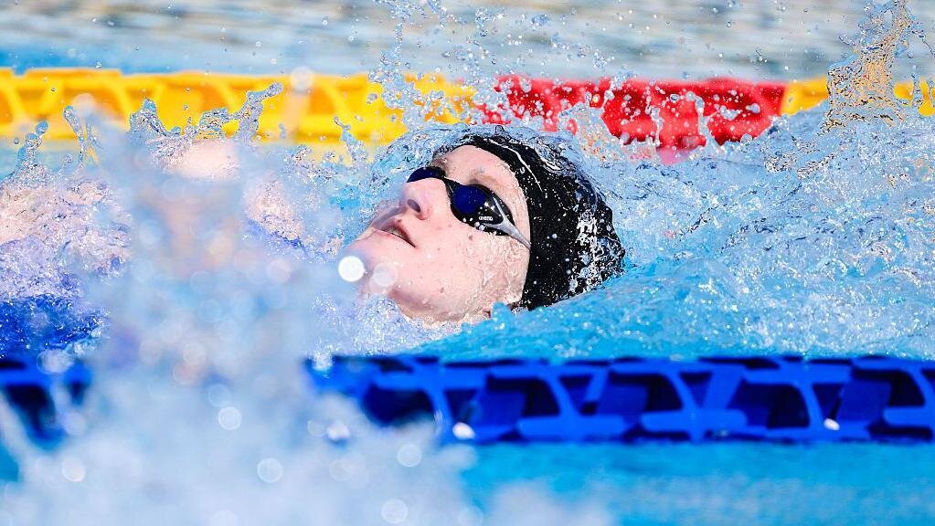 Hill impresses to make backstroke final