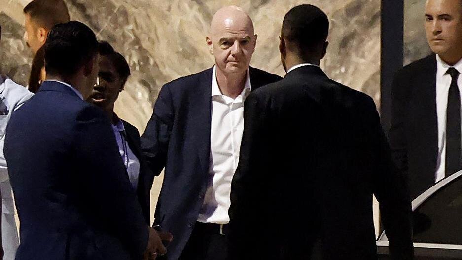 Politicians, private jets and power