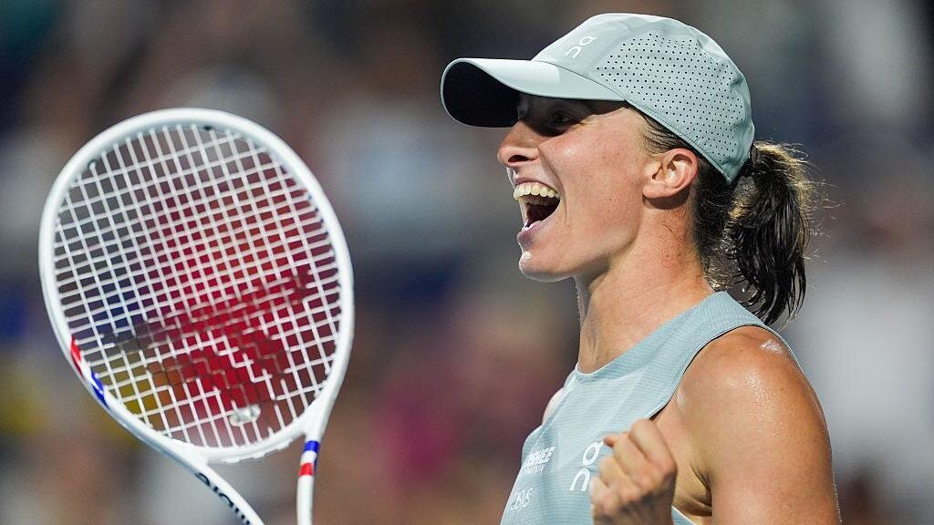 Swiatek into first final of her 'toughest season