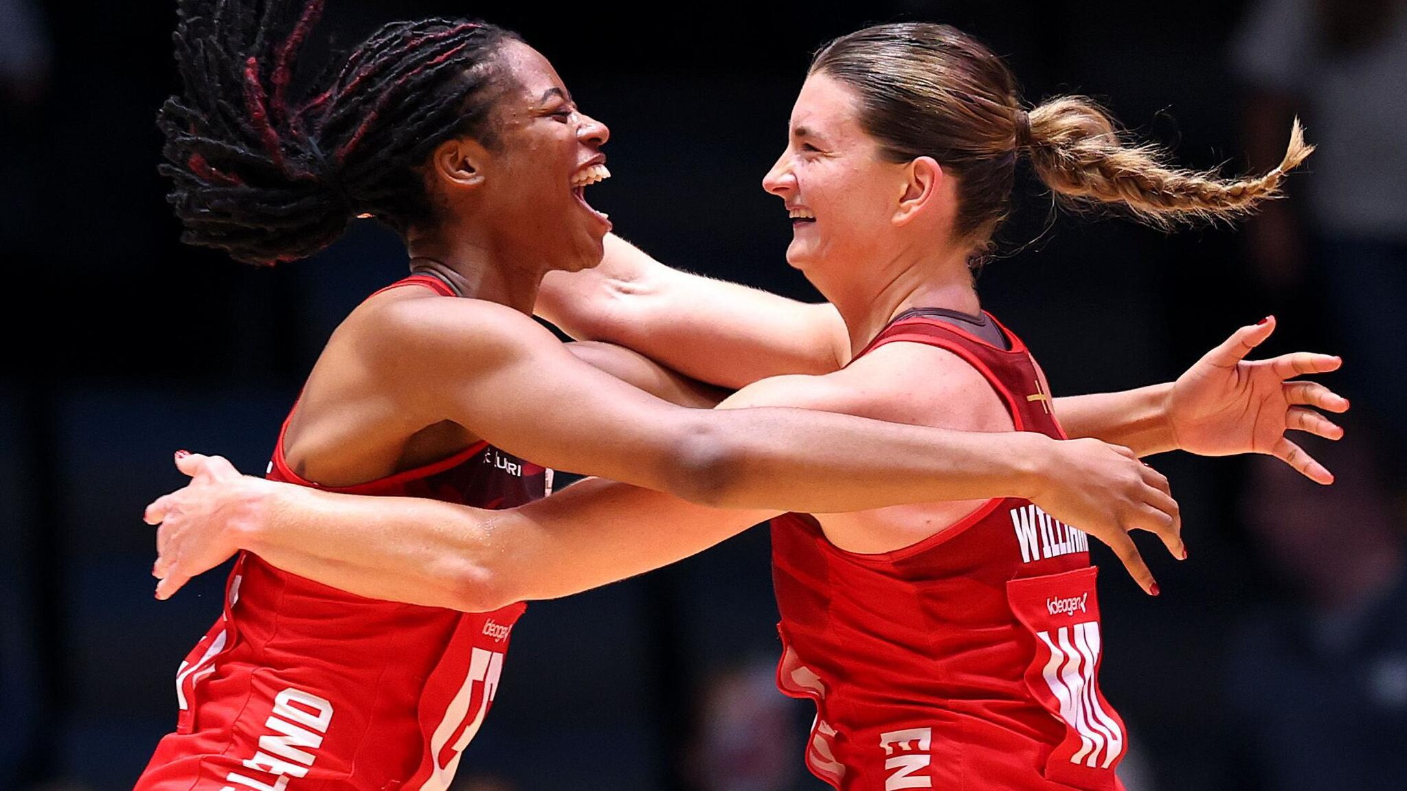 England edge South Africa thriller to reach semis