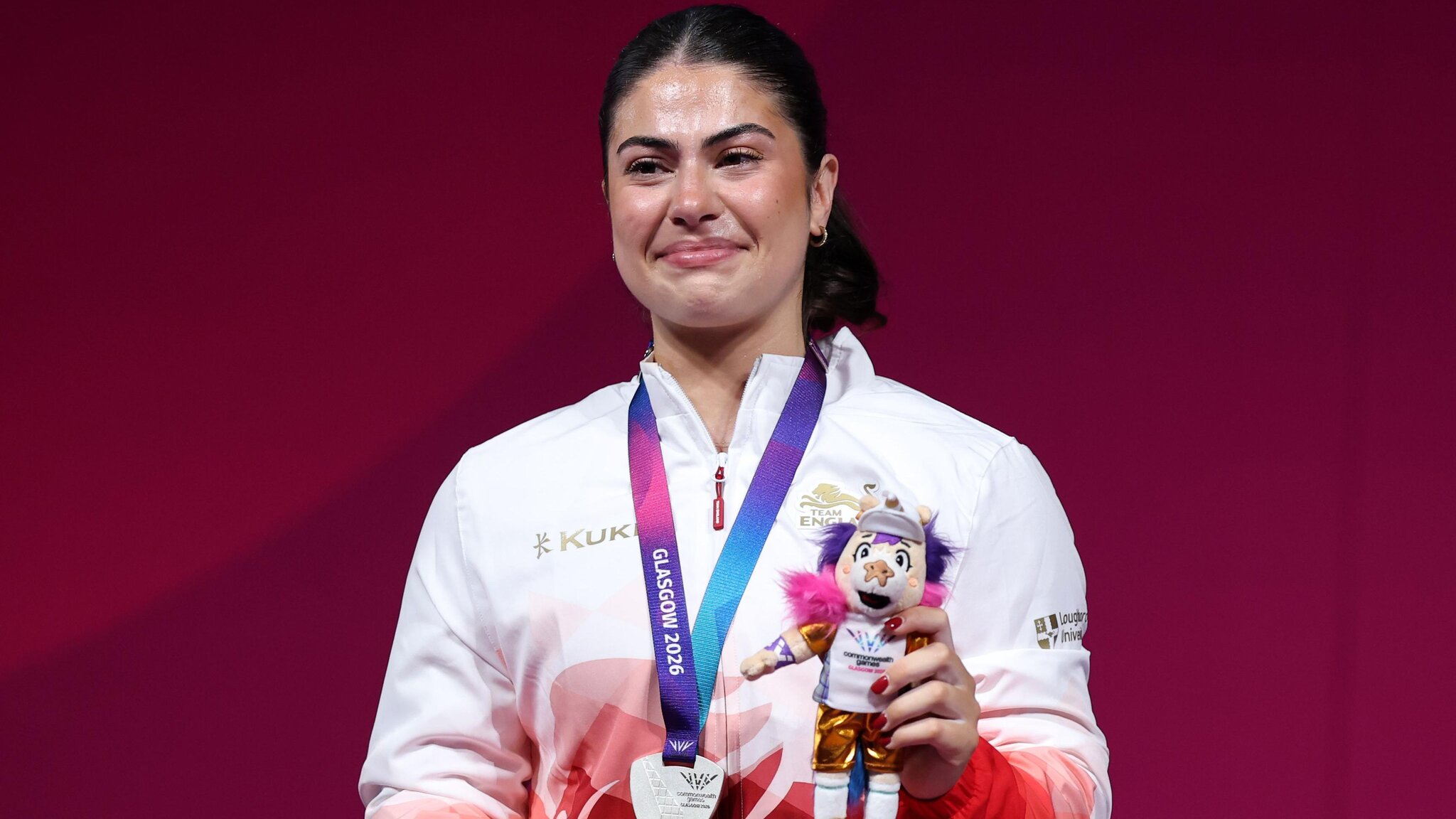 England's Brown wins weightlifting silver
