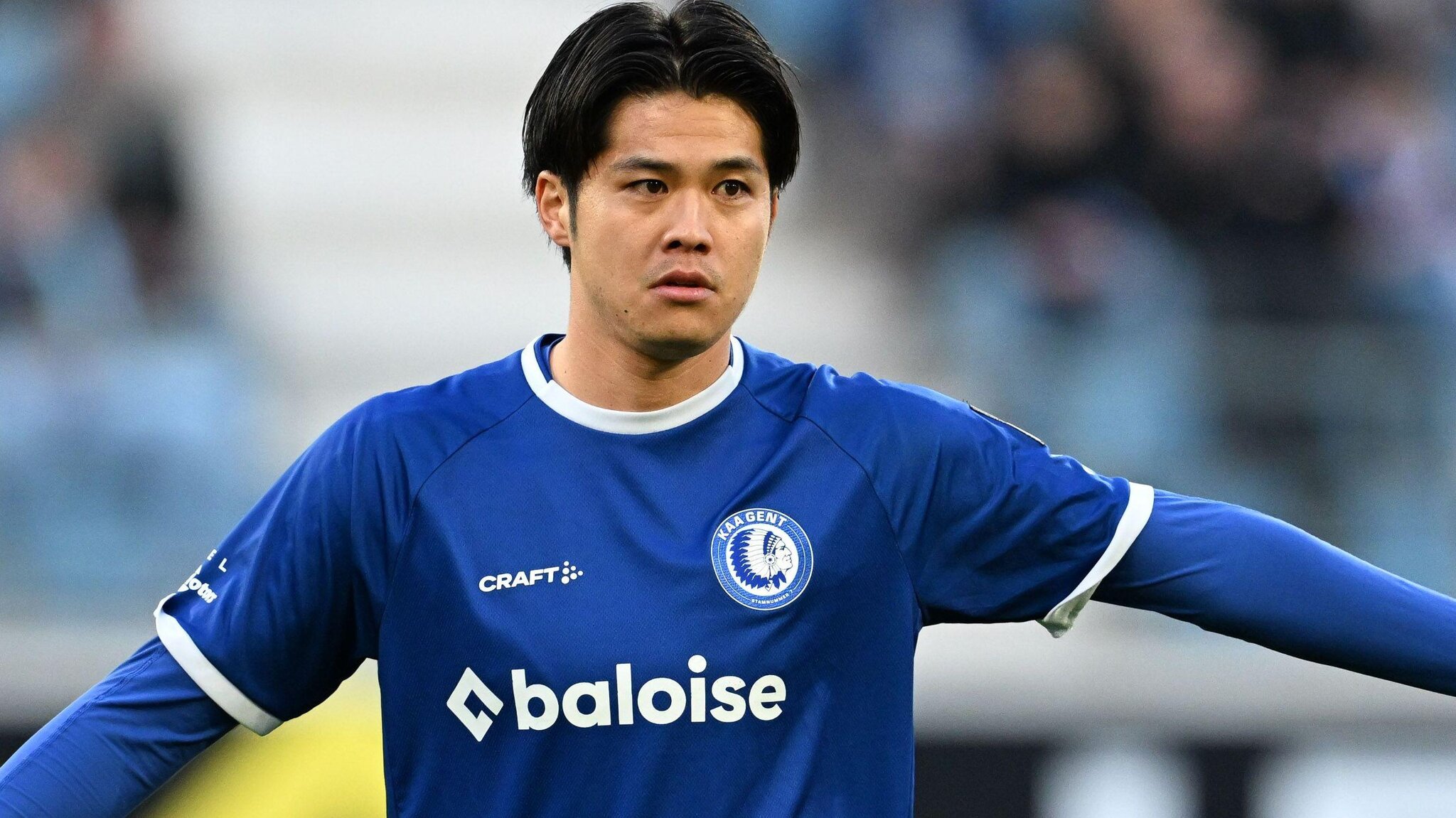 Bolton sign Japanese midfielder Ito from Gent
