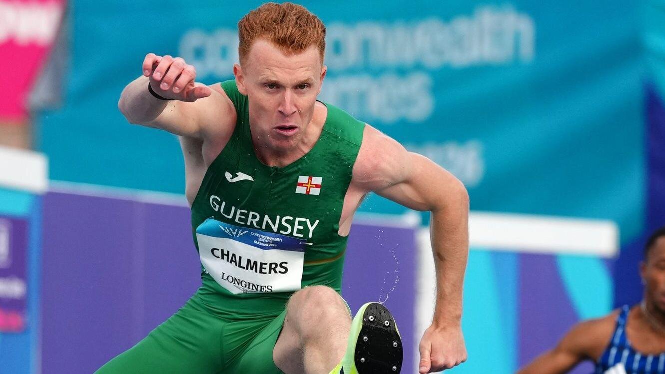 Chalmers progresses into 400m hurdles final