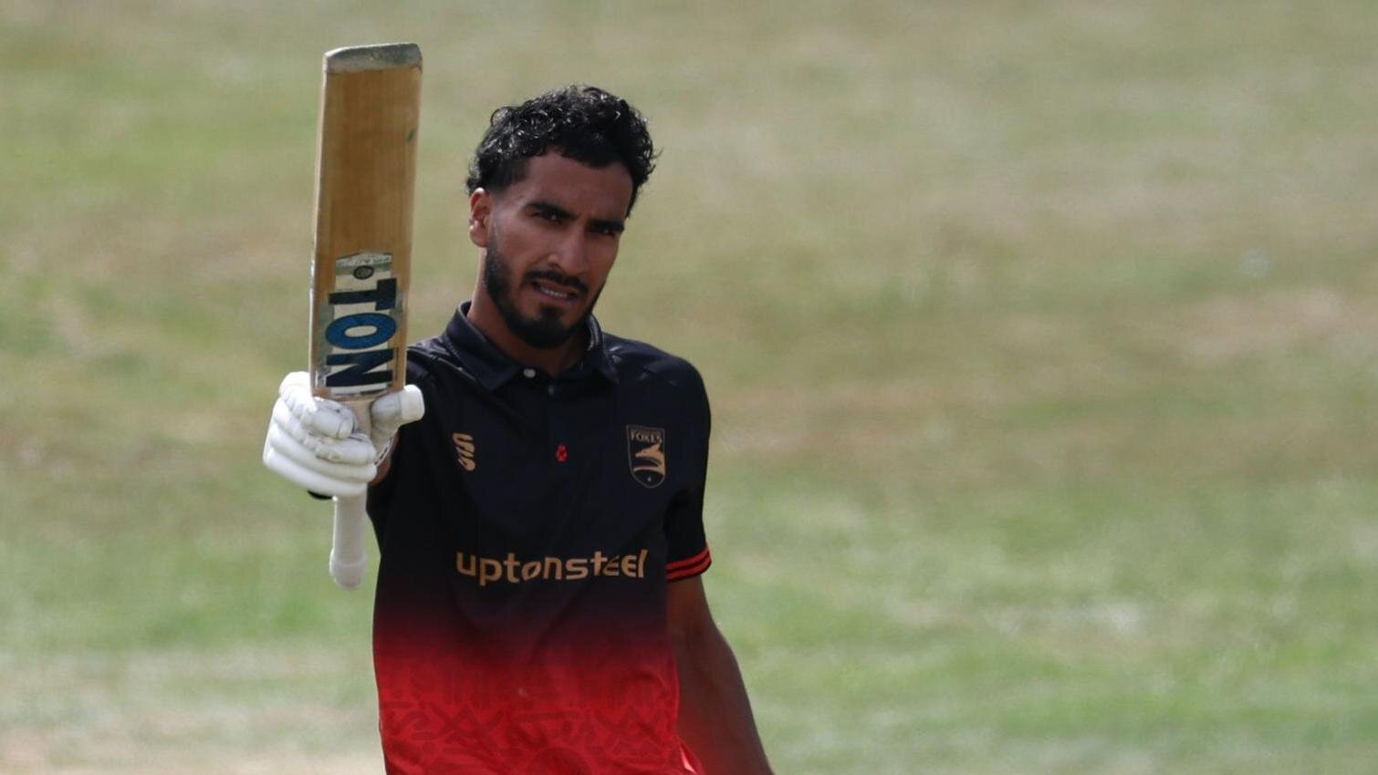 Foxes beat Notts to reach One-Day Cup final