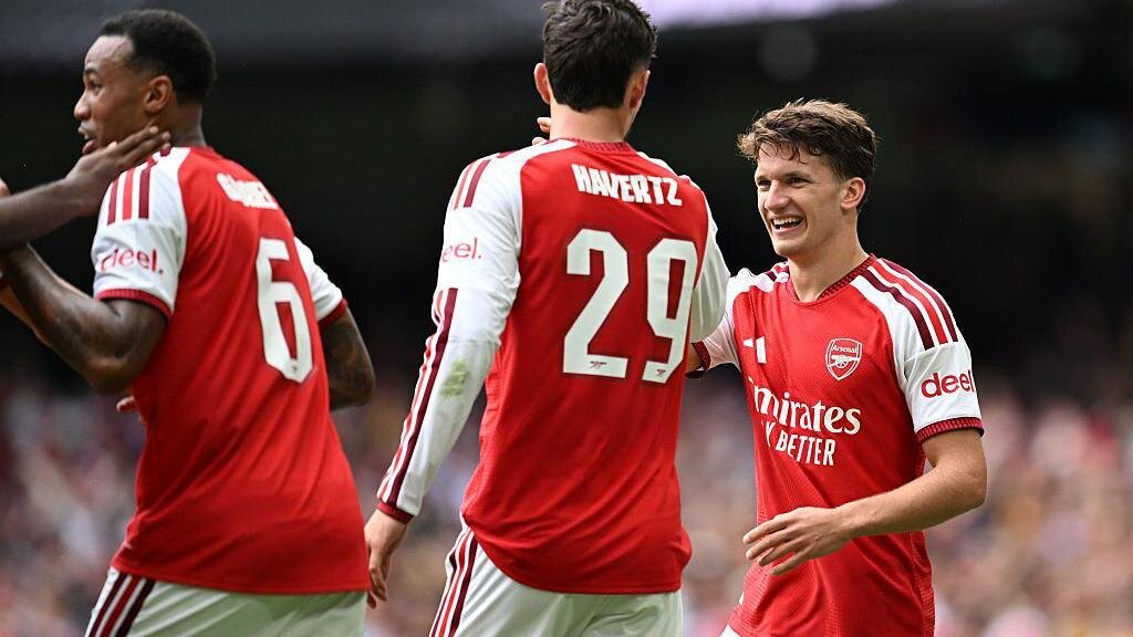 Arsenal find solace in Tzolis