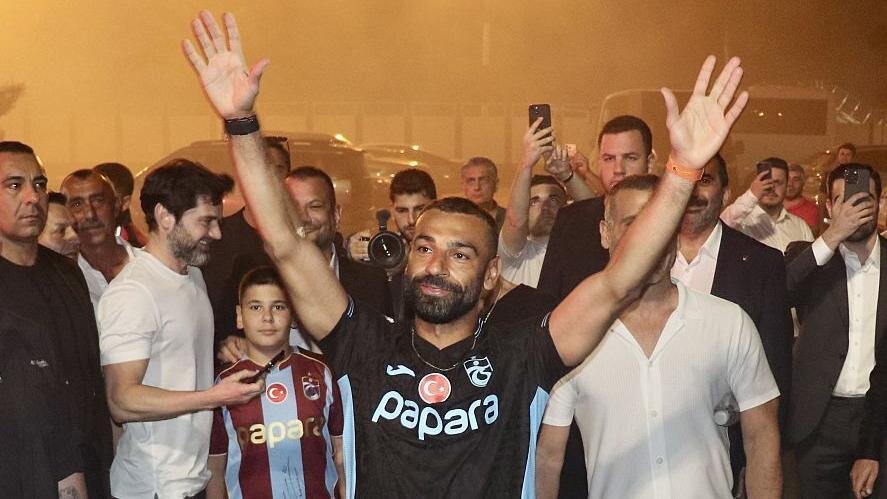 Salah given hero's welcome before Trabzonspor move