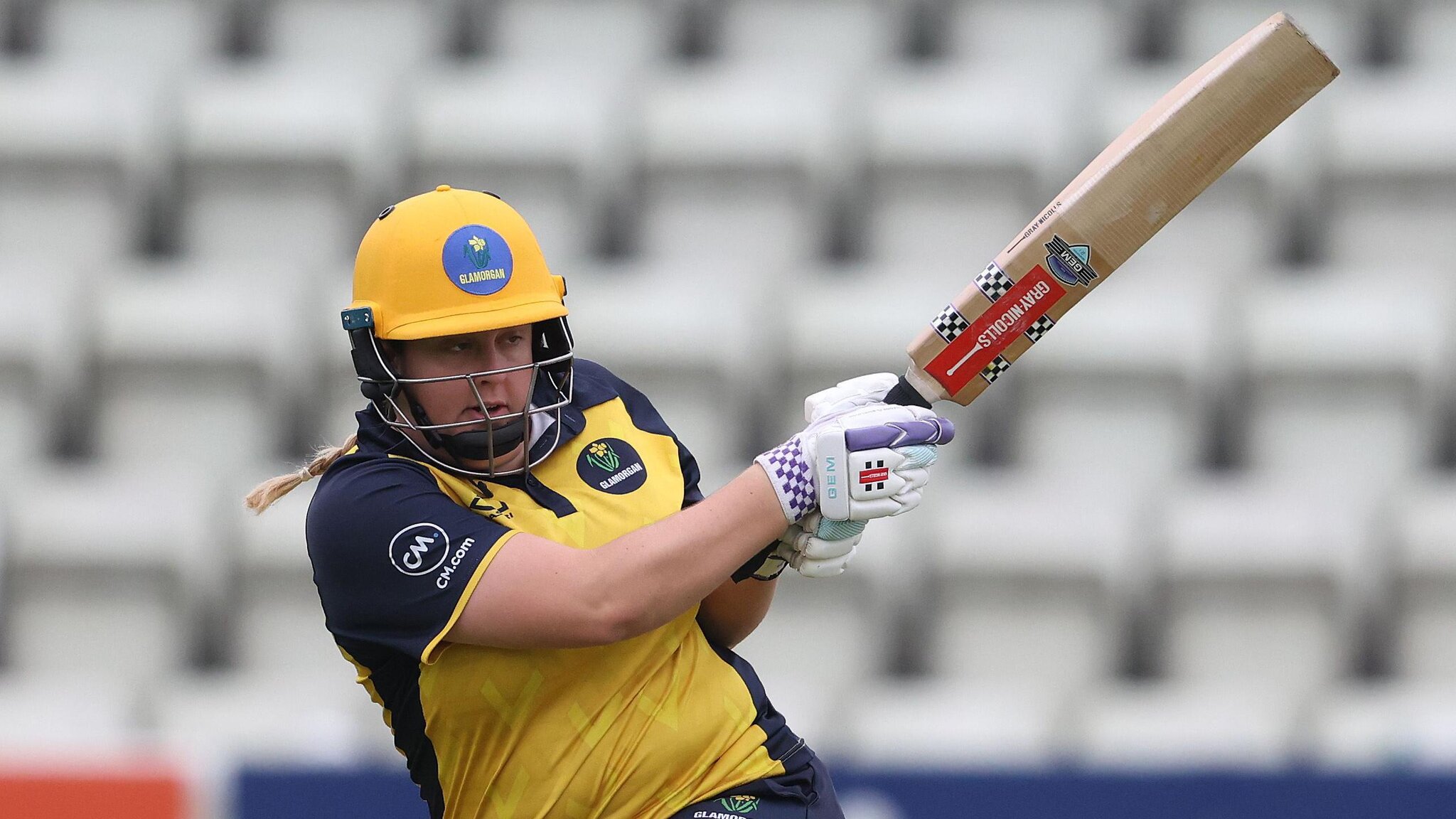 Freeborn stars as Glamorgan maintain top spot with win