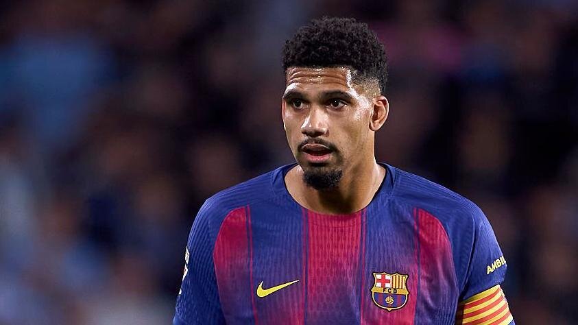 Liverpool sign Araujo on loan from Barcelona