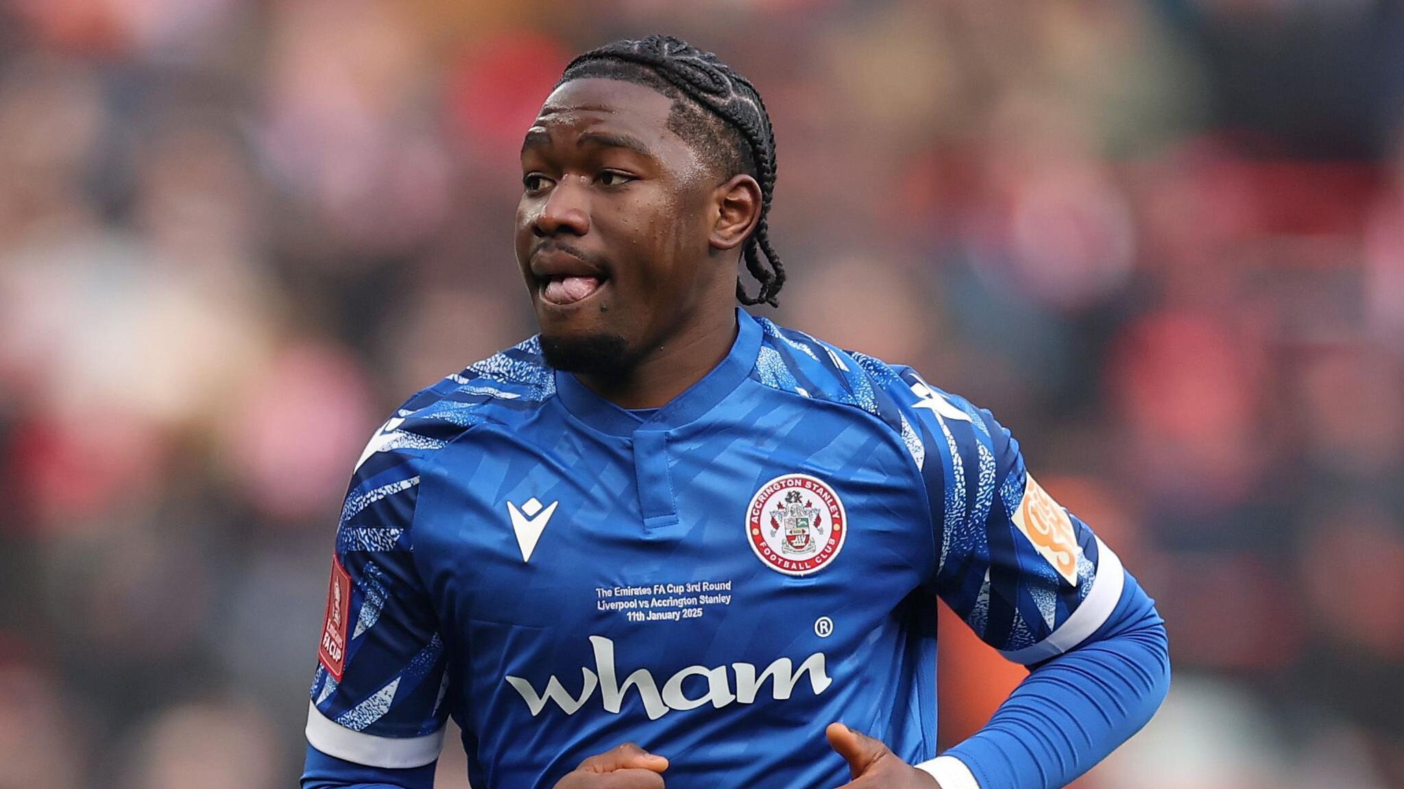 Eastleigh sign midfielder Khumbeni on loan
