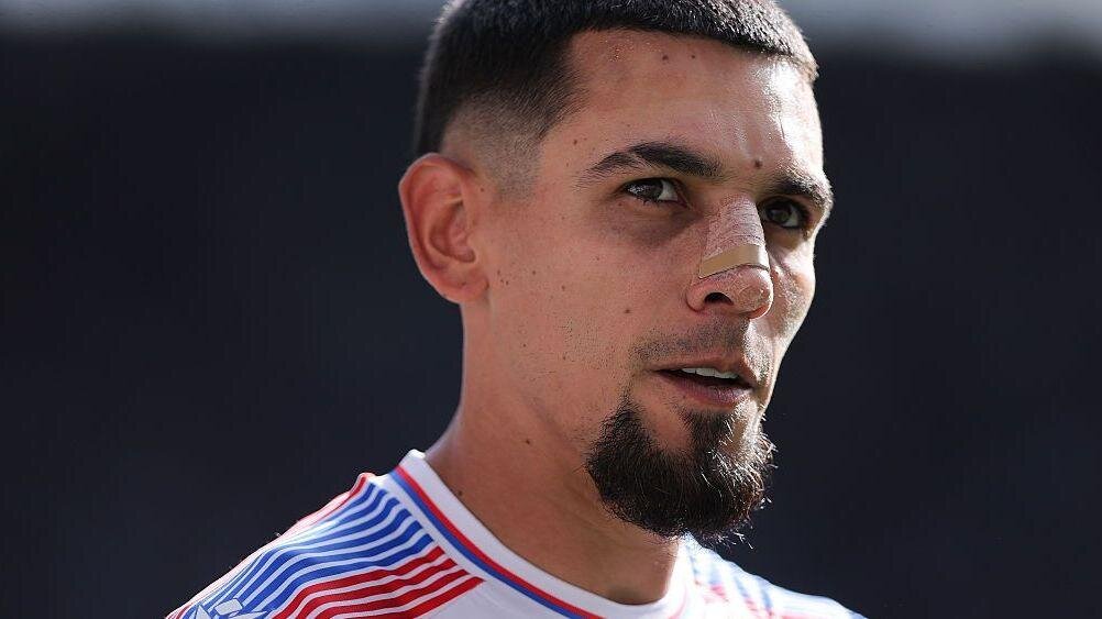 Forest agree £22m deal with Palace for Munoz