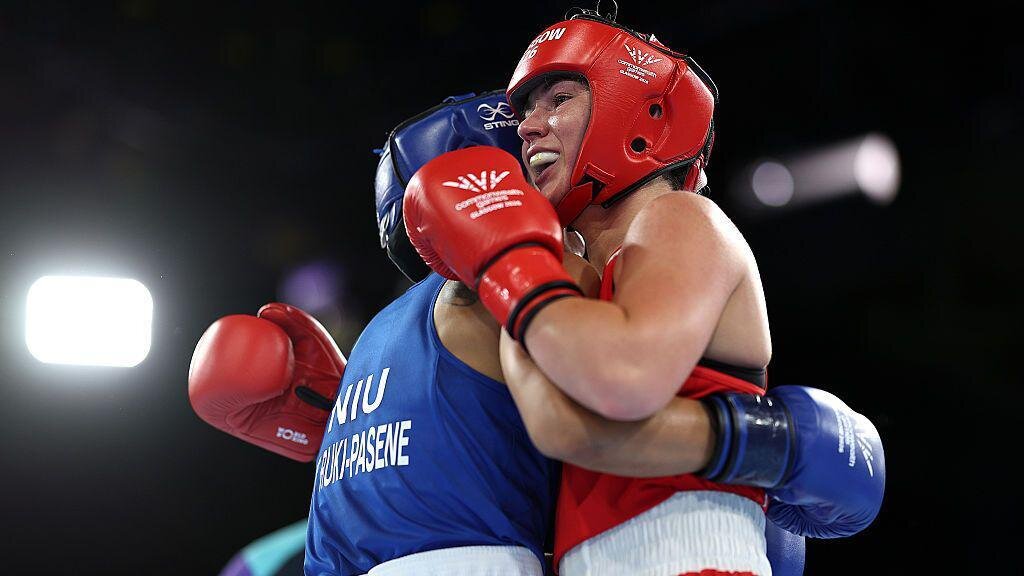 Rock beats Rainey to move through to final