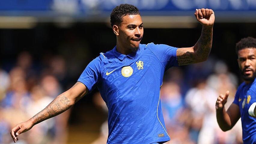 Rogers helps Chelsea win in Alonso's first home match