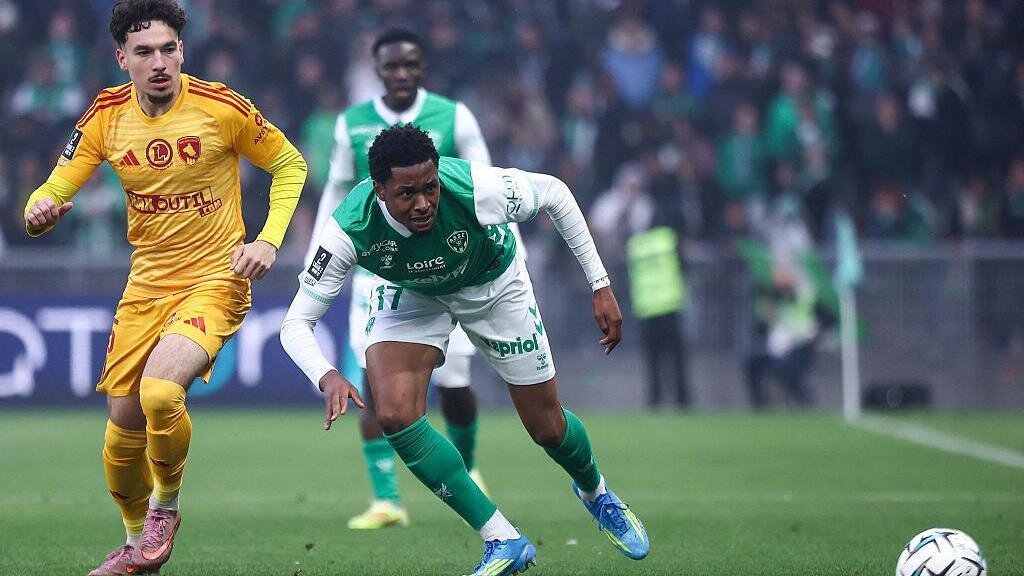 West Brom sign French right-back Galves until 2030