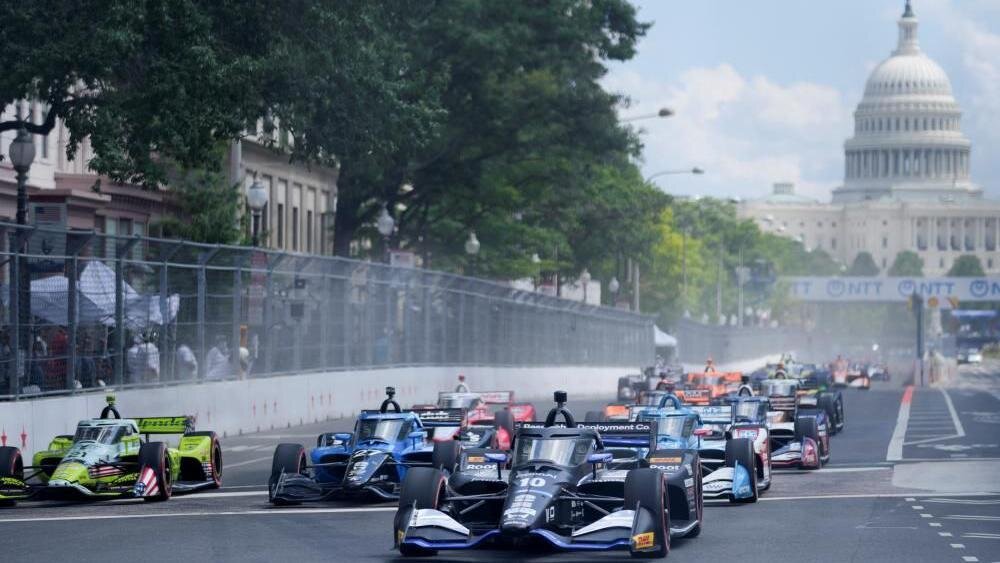 Trump waves green flag kicking off high-speed IndyCar race through Washington