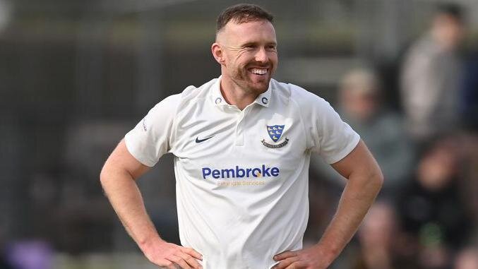 Sussex all-rounder Lamb forced to retire after injury