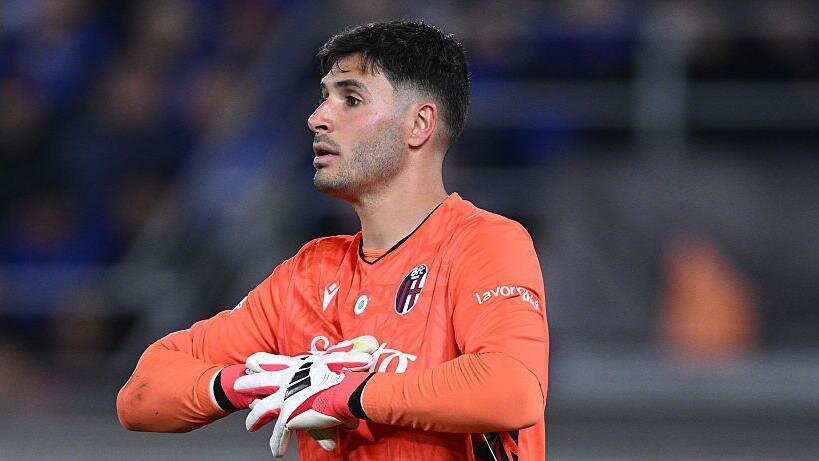 Watford sign goalkeeper Ravaglia on six-year deal