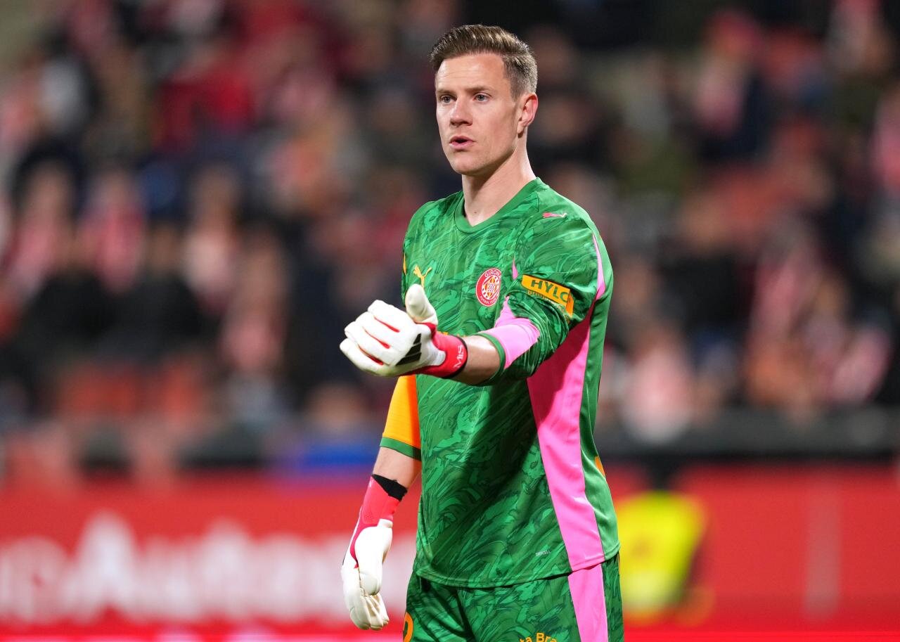 Germany goalkeeper joins Barcelona’s England trip amid Ajax deal