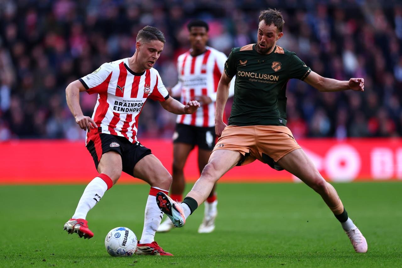 They need to speed things up” – PSV midfielder responds to Dortmund interest
