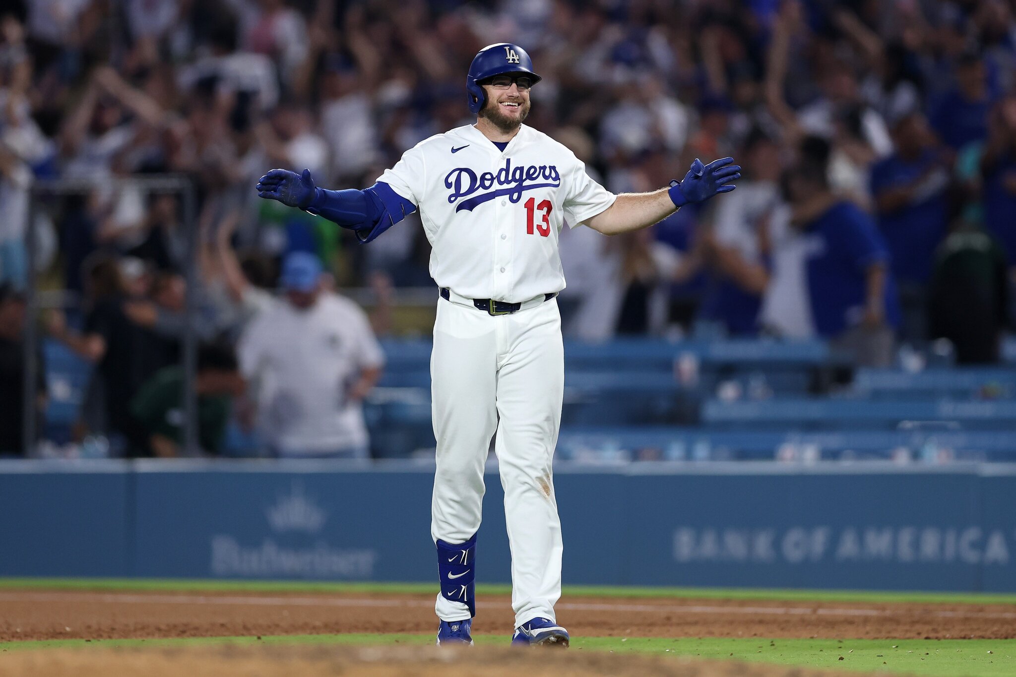 Dodgers rally for dramatic walk-off win over Royals after blowing late lead