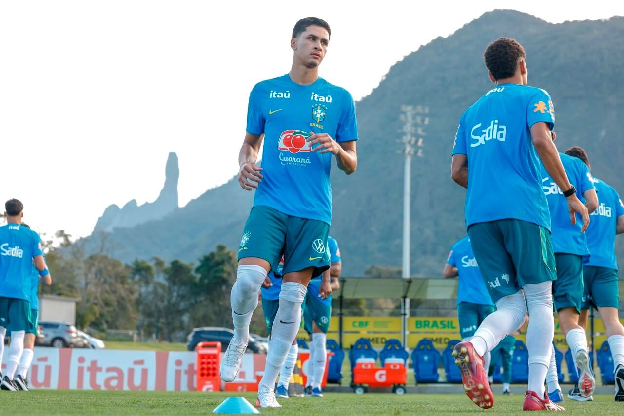 U-17s hold first session at Granja Comary, eyeing Venezuela