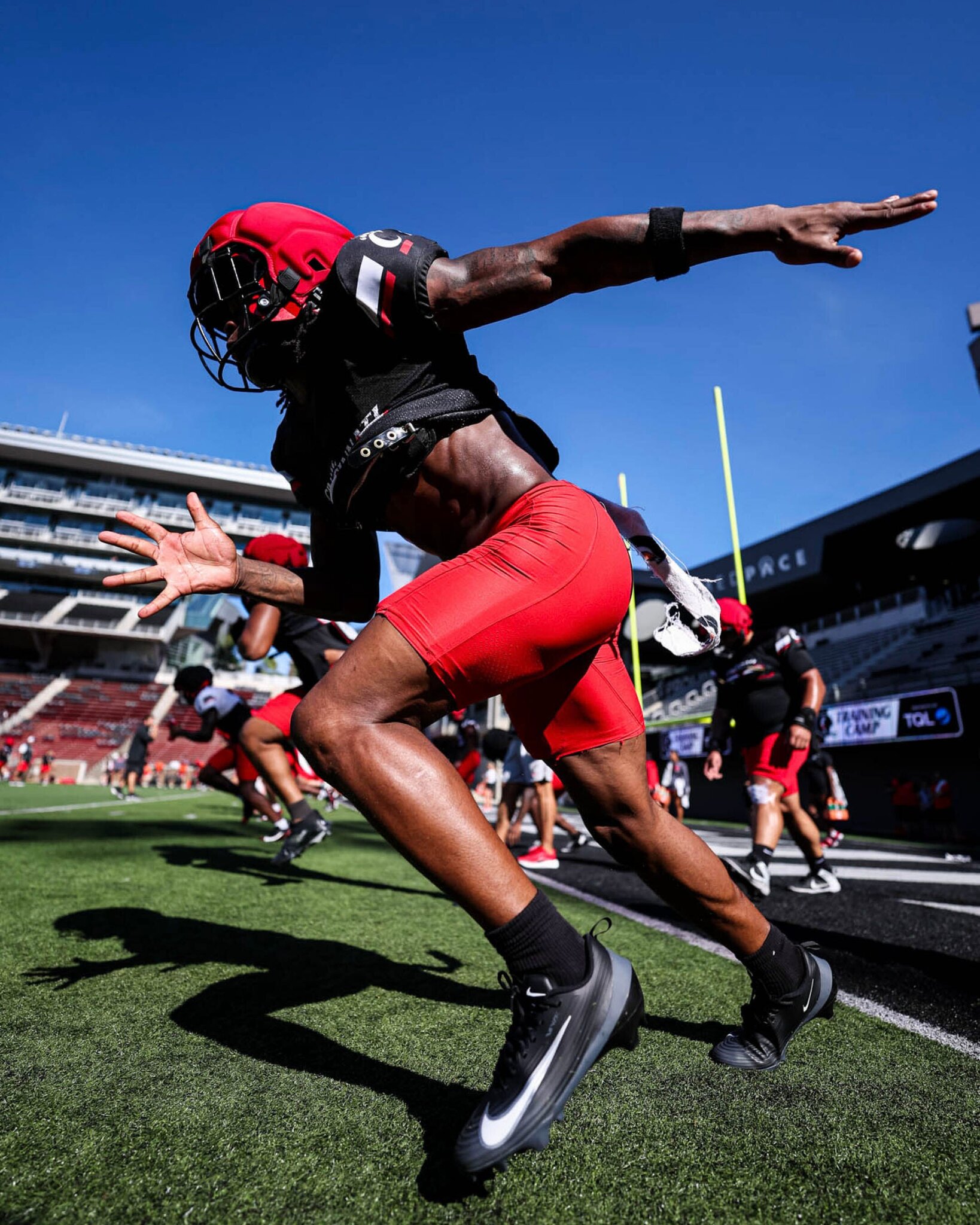 UC Bearcats defense swarming, popping as end of training camp nears