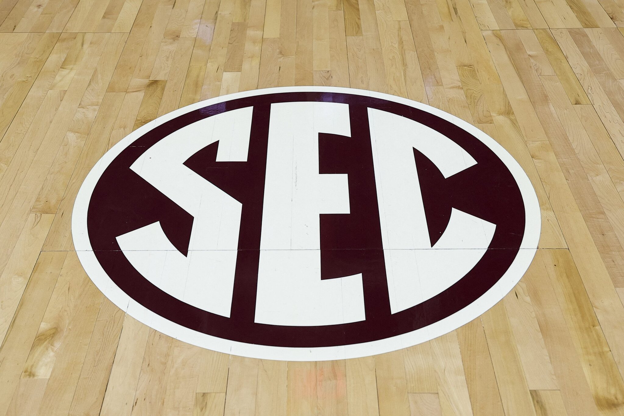 Beginning of the End”: Fans React as SEC Statement Clears Eligibility Rules Amid Dae’Quan Wright’s Return