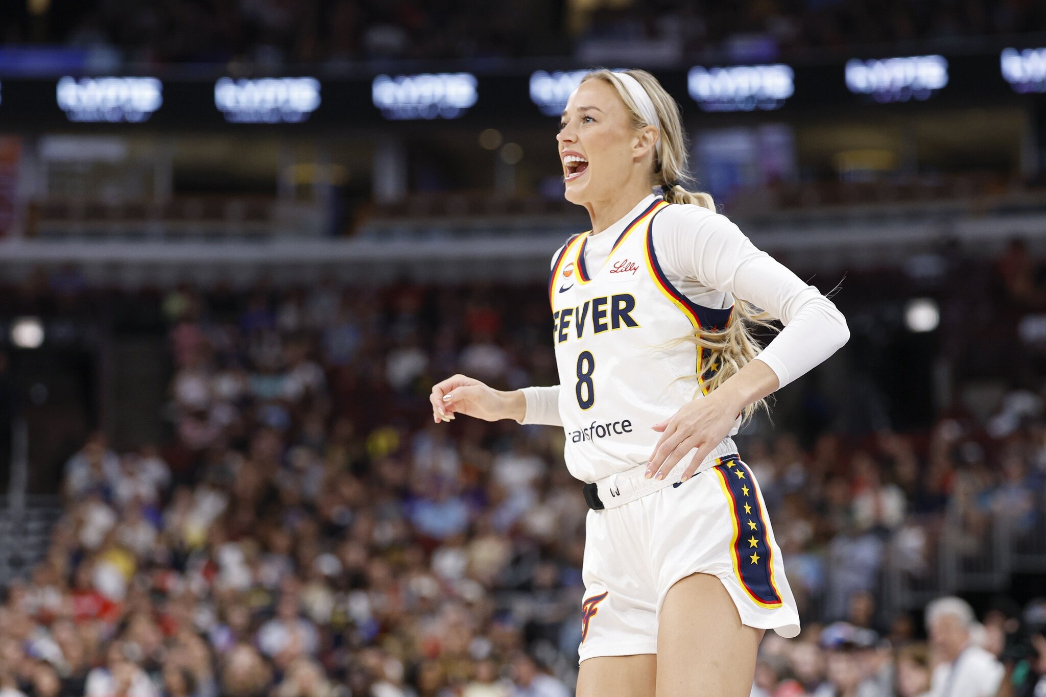 Sophie Cunningham Calls DiJonai Carrington “Hell of a Player,” Defends Stephanie White