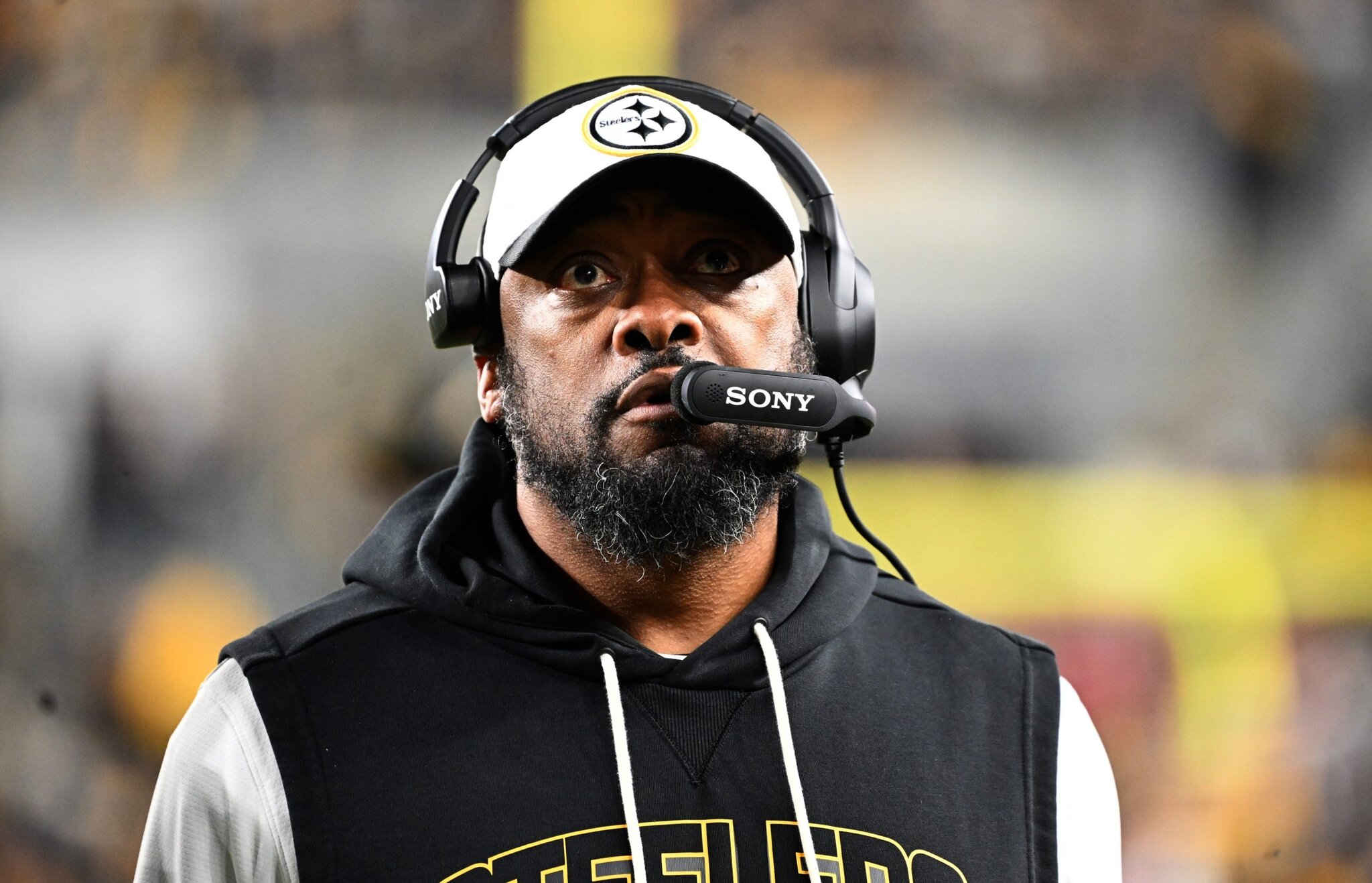 So weird and wrong,” “Next John Madden”: NFL fans react to Mike Tomlin making NBC debut before Panthers vs. Cardinals HOF Game
