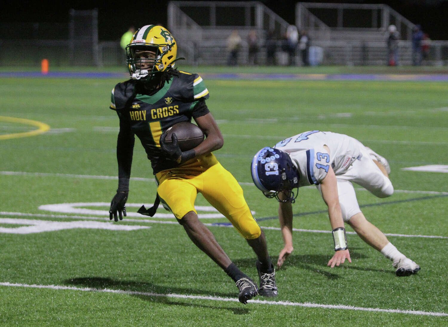 UConn-bound Holy Cross receiver Dae'Sean Graves chasing 3 CIAC records