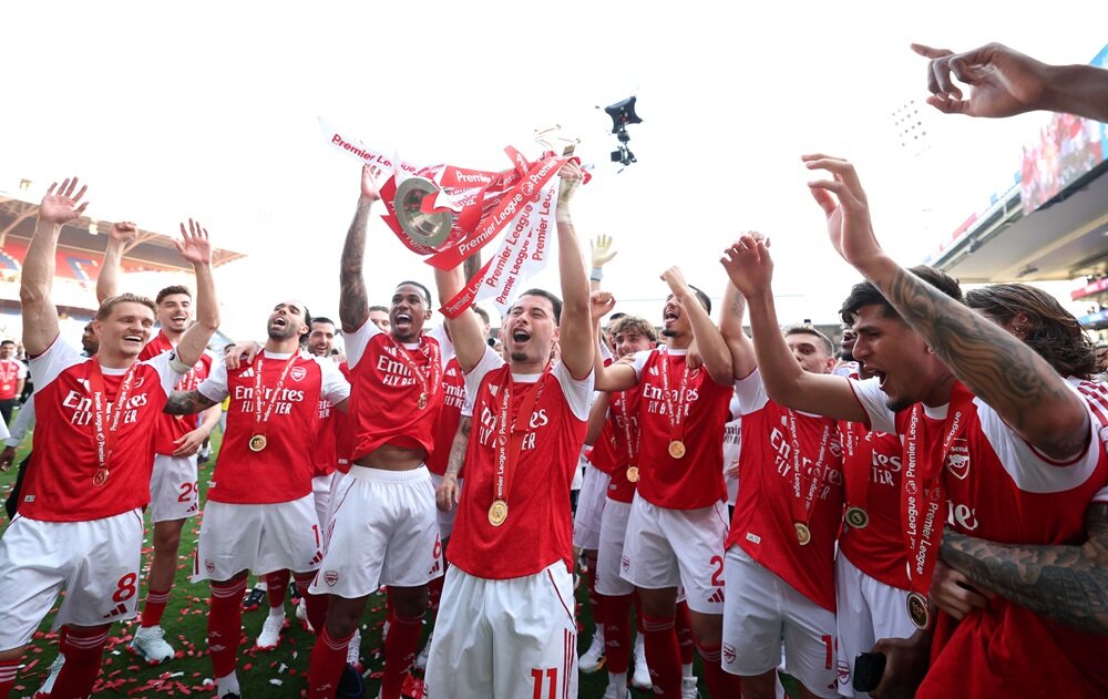 Arsenal verbally agree club-record £56.5m sale