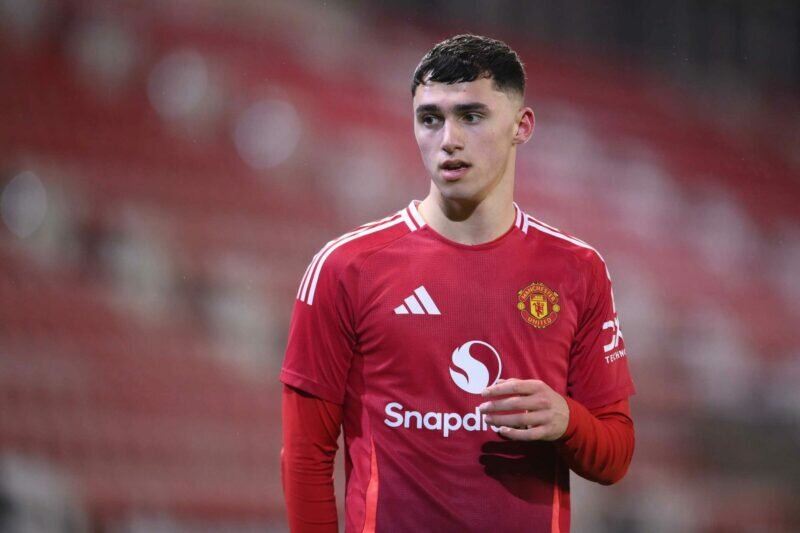 Arsenal confirm signing of 19yo winger from Manchester United